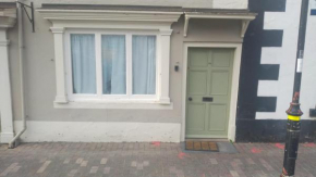self contained flat in Llanfyllin Powys